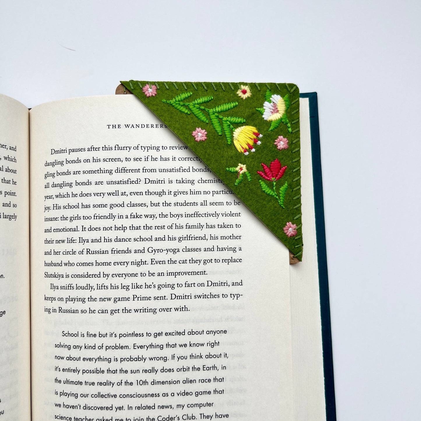 Embroidered Flower Corner Bookmarks – Gift-Ready