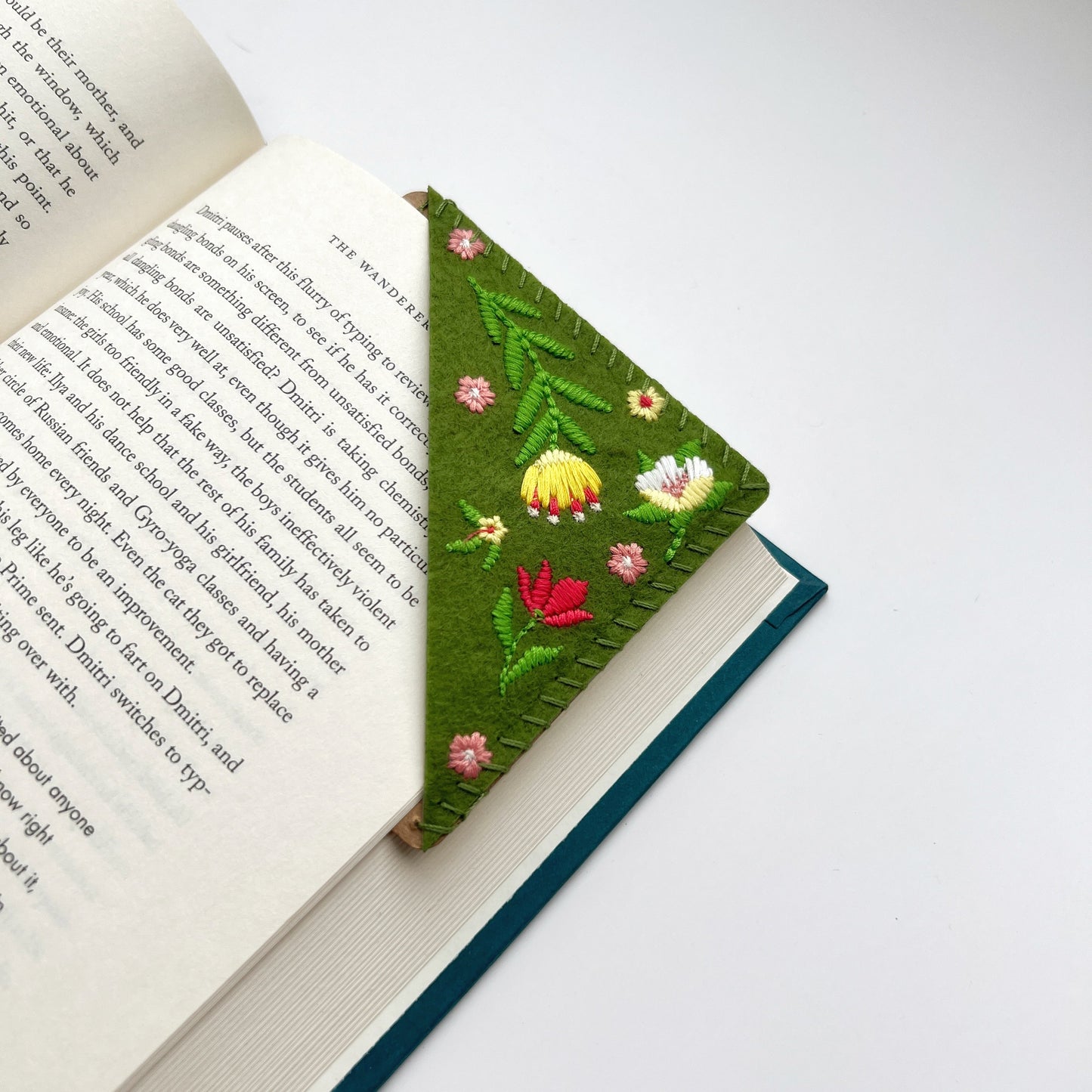 Embroidered Flower Corner Bookmarks – Gift-Ready